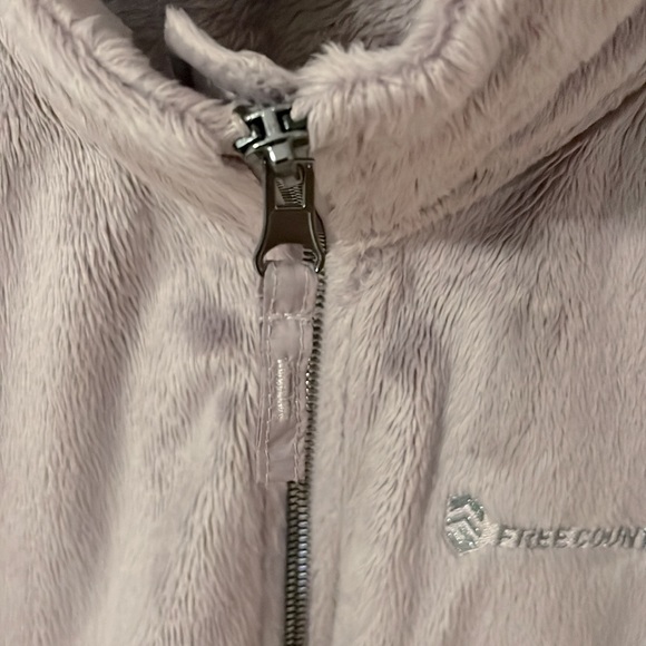 Zip-Up Fuzzy jacket - Picture 4 of 10